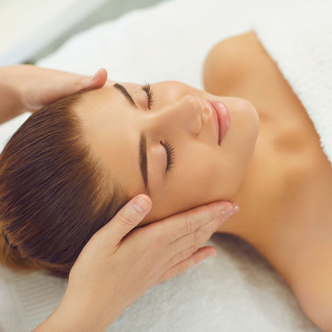 TREATMENT SRT Gesichtspeeling mit kleiner Ausreinigung